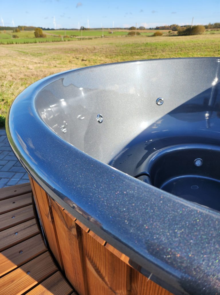 External Round Fiberglass Hot Tubs