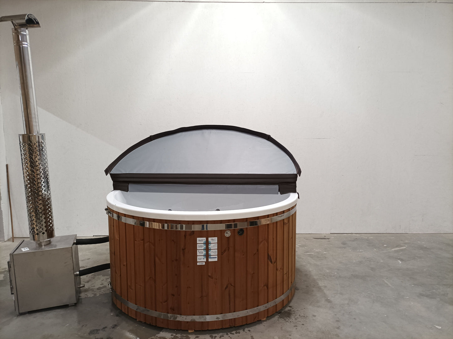 Round Shape Hot Tubs