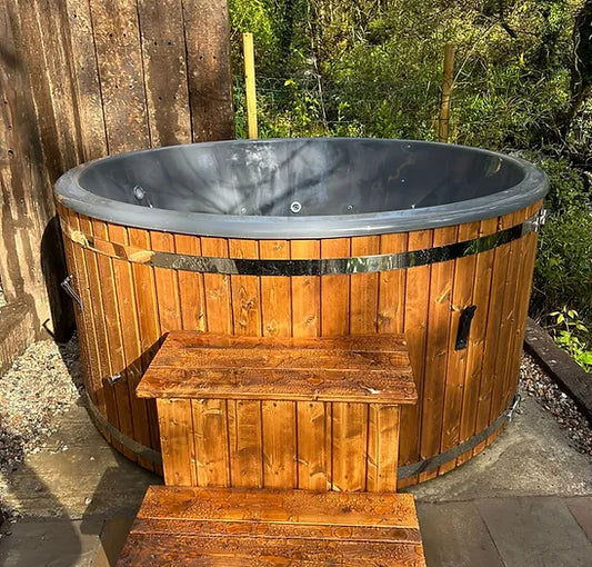 Thermo wood hot tub