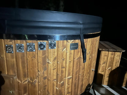 Barrel Hot Tub with water jets, massage jets & LED Lighting